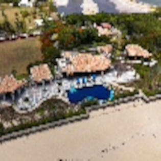 casa-de-la-playa-exterior-track2