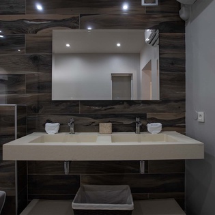 24-Beauvoir-Bathroom2