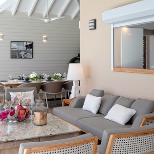 exterior-dream-in-blue-track10