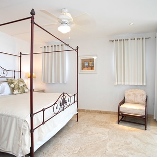 bedroom-1-etoile-de-mer-track2