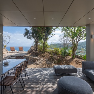 exterior-nanou-track8