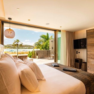 guest-bedroom2-tourmaline-track3