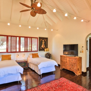 bedroom-6-pamplemousse-track1