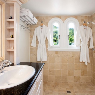 46-BeauRivage-Bathroom3
