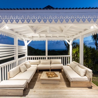 27-villa-by-night-coco-paillette