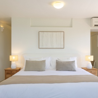 primary- bedroom-gaillac-track1