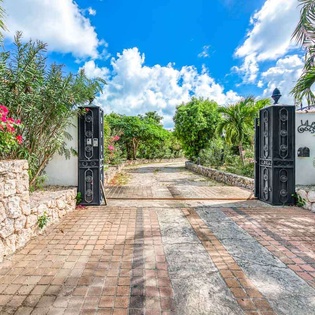 Exterior of PIE LAP, Hillside/Terres Basses, St. Martin