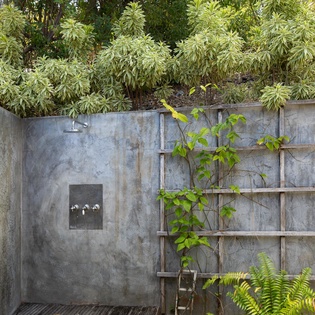 bathroom-4-angelina-track2