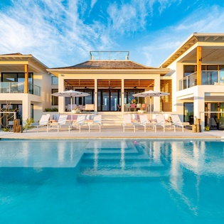 exterior-villa-bristol-breeze-track20