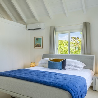 bedroom-2-la-roche-dans-i-eau-track1