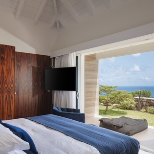 bungalow-guest-bedroom3-hvhh-track2
