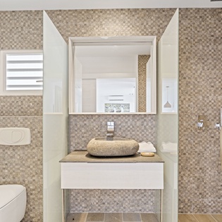 bedroom-5-le-rocher-track3