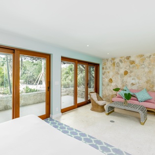 bedroom-4-the-catch-track2