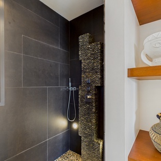 bathroom-1-ahava-track2