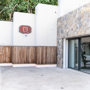 gym-room-ahava-track1