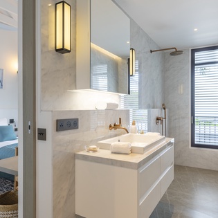 guest-bathroom4-roxane-track1