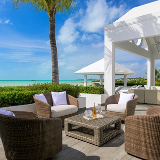 exterior-twin-palms-track2