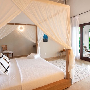 32-LaVueFolle-Bedroom2