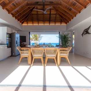 2_Villa_Greenheart_Living_Kitchen