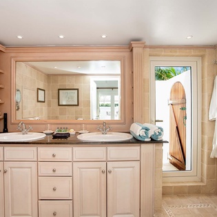 41-BeauRivage-Bathroom2