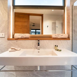 Bathroom at WV GUL, Gustavia, St. Barthelemy