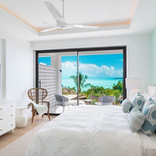 bedroom-5-villa-bristol-breeze-track2