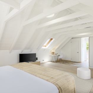 bedroom-3-la-roche-dans-i-eau-track2