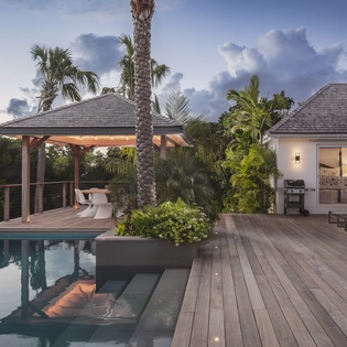 exterior-nightly-3-bel-air-track7