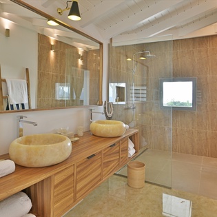 guest-bathroom-1-secret-garden-track1