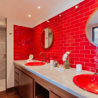 guest-bathroom-2-la-maison-rouge-track1
