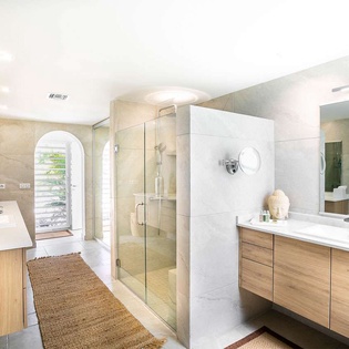 Bathroom at PIE LIB, Beach Side/Baie Rouge, St. Martin