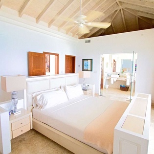 Bedroom at PIE BAH, Beachfront/Cupecoy, St. Martin