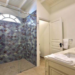 039-Guest Bathroom 3