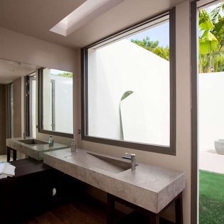 Bathroom at WV VIT, Lurin, St. Barthelemy