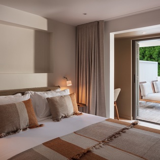 guest-bedroom3-colette-track1