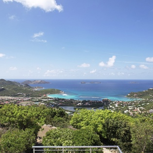 exterior-1-villa-marris-track3