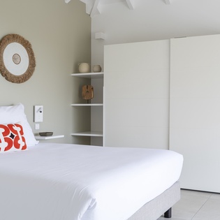 Guest Bedroom 1-Amalur-Track 3