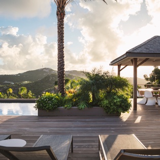 exterior-nightly-3-bel-air-track2