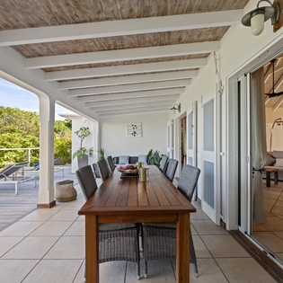 outdoor-dining-villon-track1