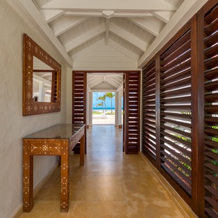 living-room-casa-cervo-track1
