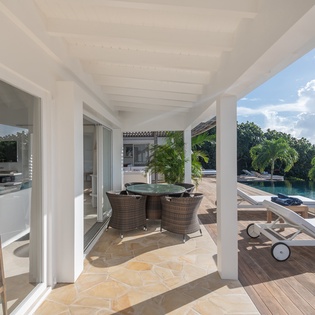 exterior-1-blue-diamond-track2