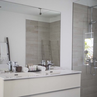 27-chambre N°4 salle de bain