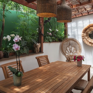 bungalow-outdoor-hvhh-track2