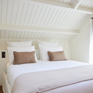 bedroom-1-la-paloma-track1