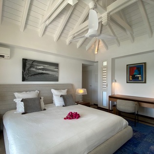 guest-bedroom1-arrow-marine-track1