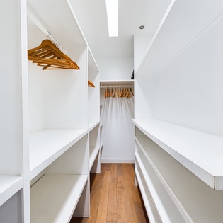 primary-bathroom-arrow-marine-track3