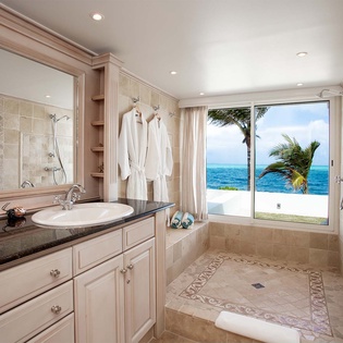37-BeauRivage-Bathroom1