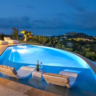 40-LaVueFolle-NightPool1