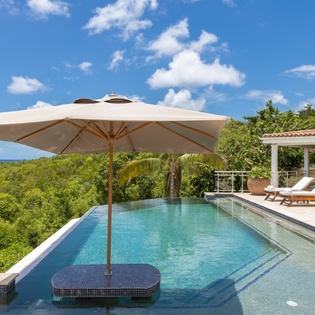 pool-villa-sea-vous-play-track1