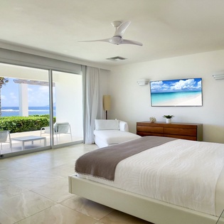 bedroom-2-le-bleu-track1